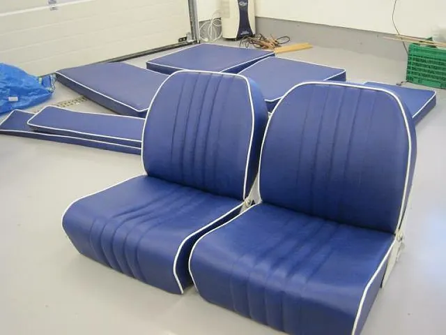 Blått båtsete med nytt trekk